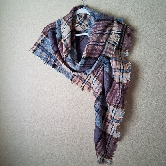 Scarf - Picture 1 of 3
